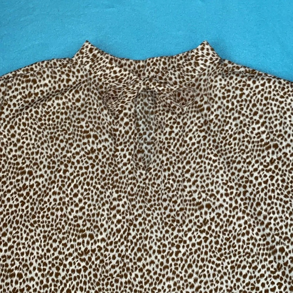 SHEIN Curve leopard print short batwing sleeve tie mockneck key hole NEW size 4X - Picture 5 of 13